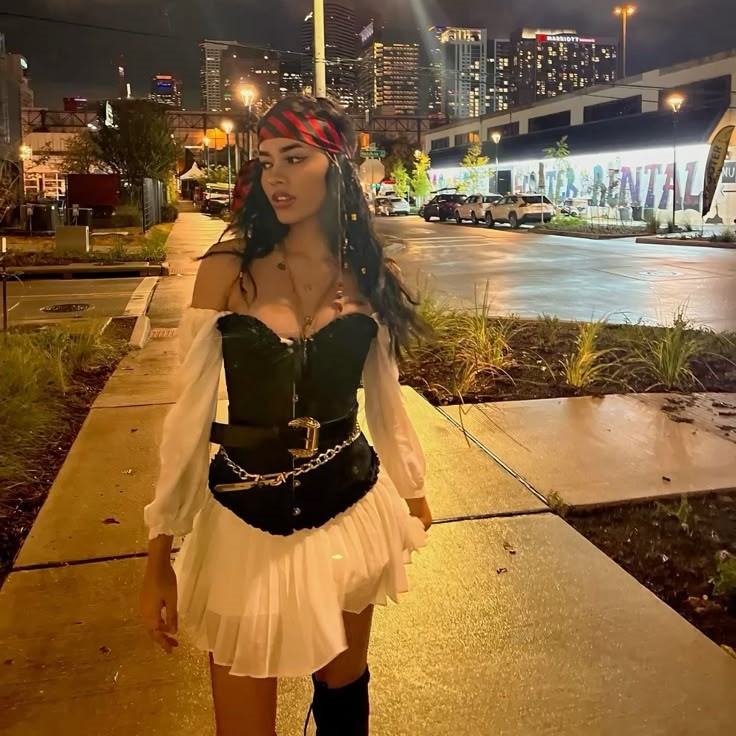 womens pirate costume