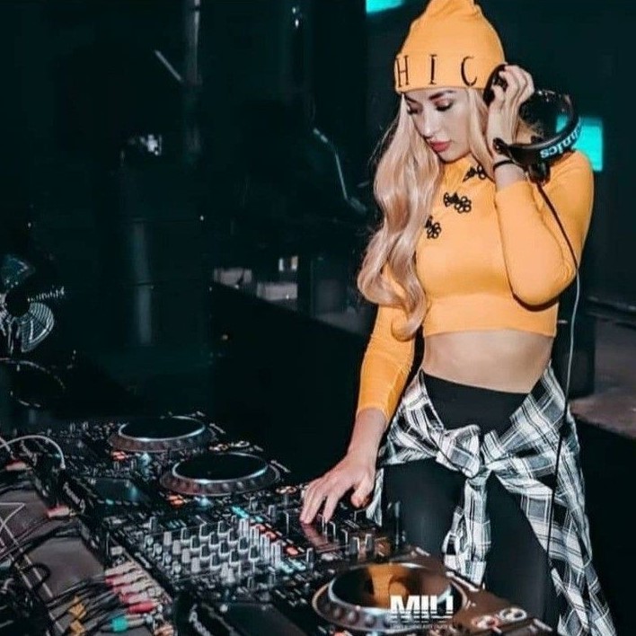 dj costume