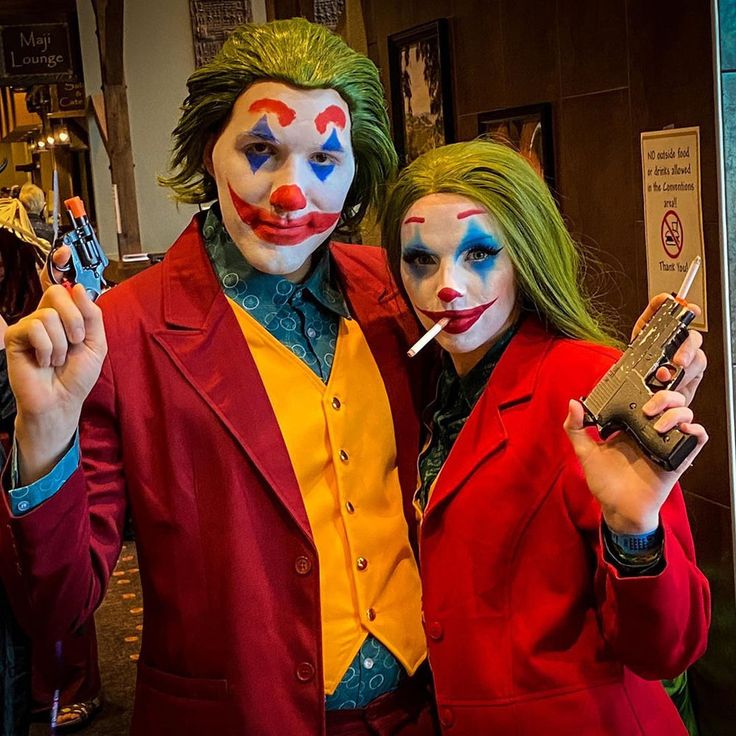 joaquin phoenix joker costume