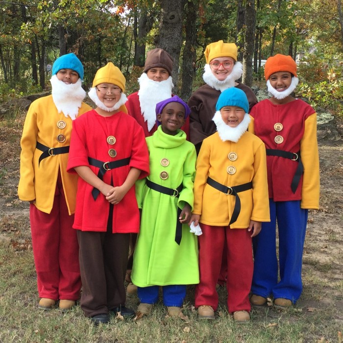 seven dwarfs costume