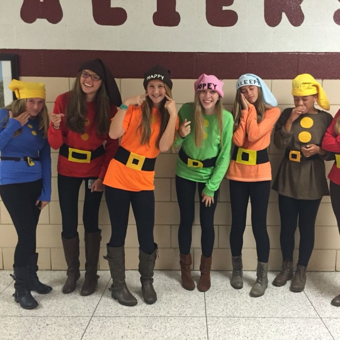 seven dwarfs costume