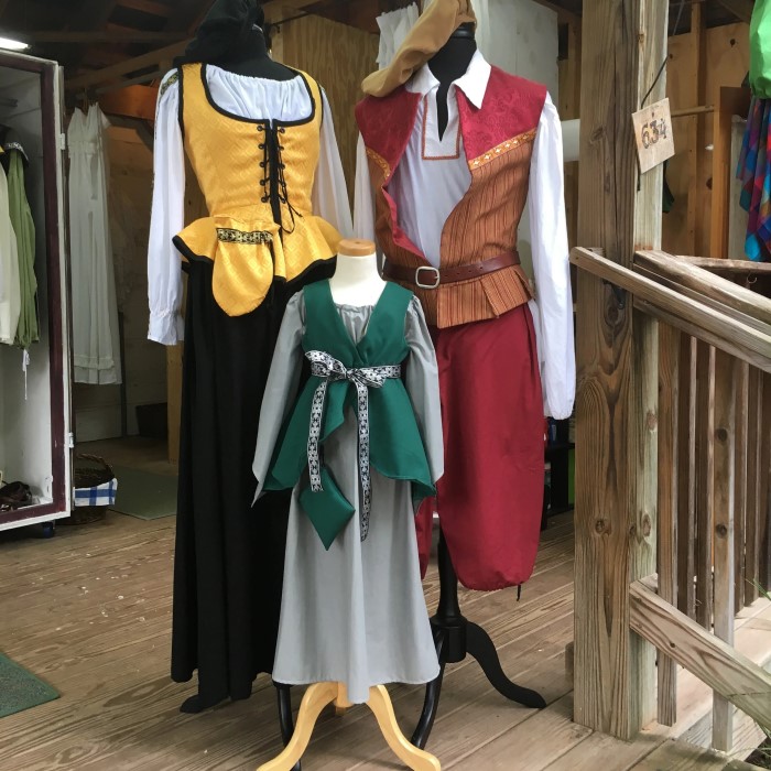costume rentals near me