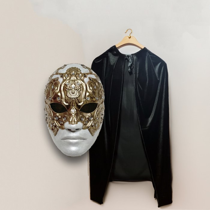 eyes wide shut costume