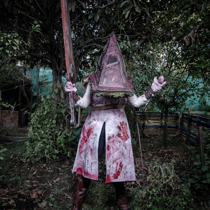 pyramid head cosplay