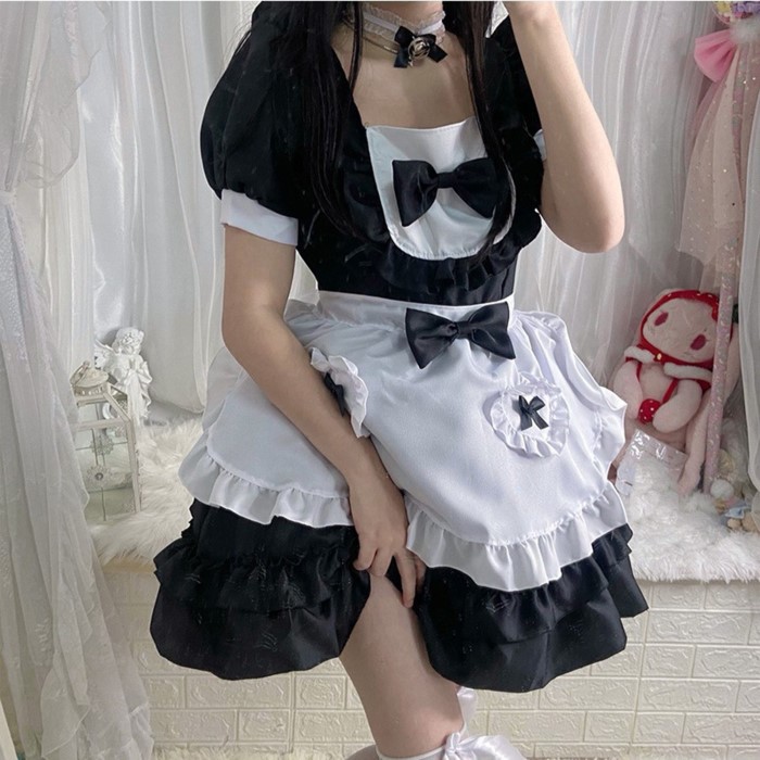 maid cosplay