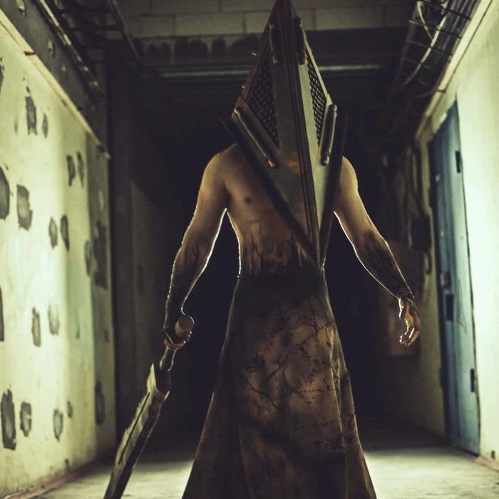 pyramid head cosplay