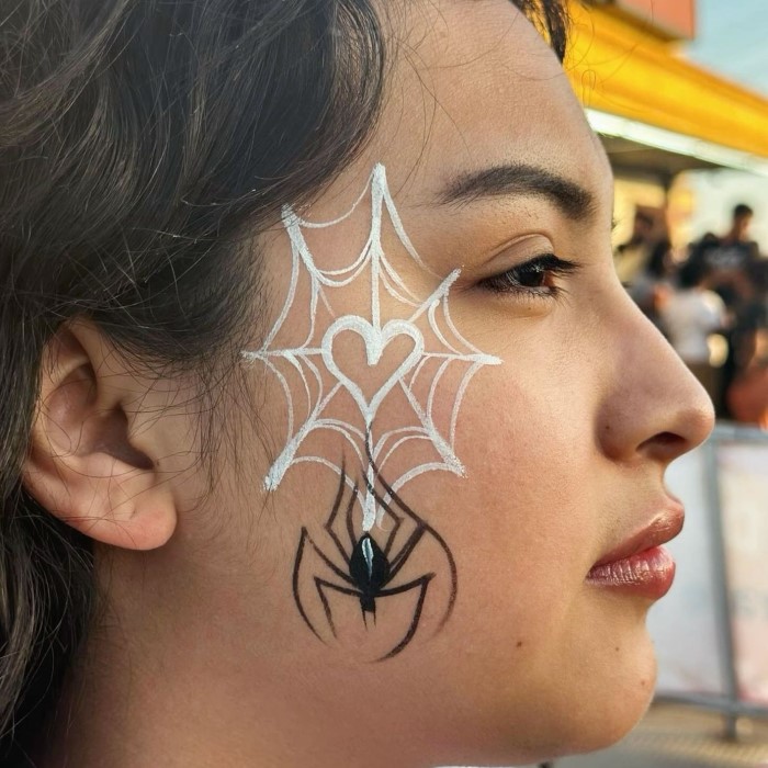 easy face paint for halloween