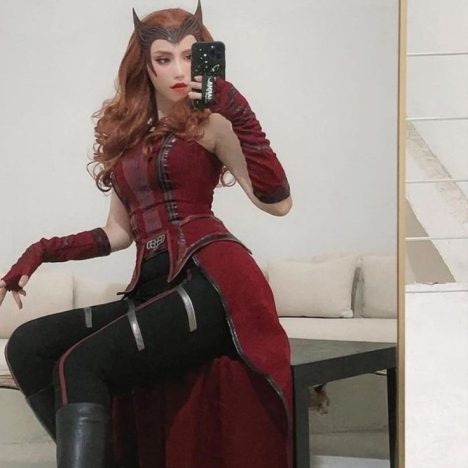 scarlet witch cosplay