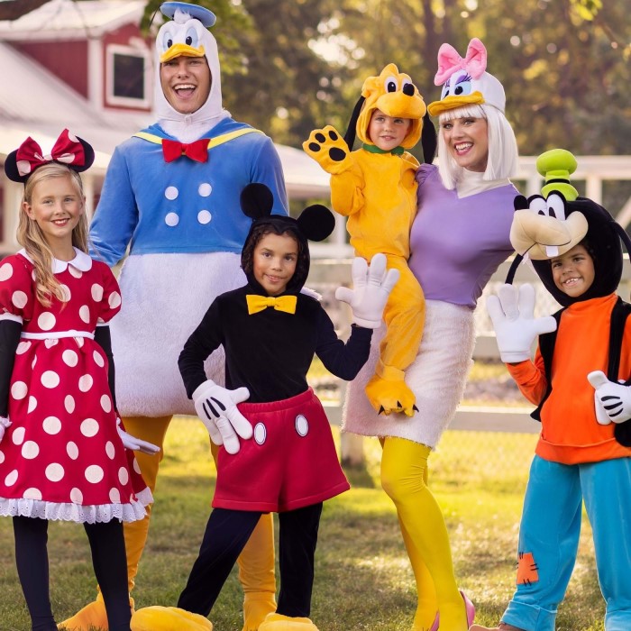 family halloween costumes