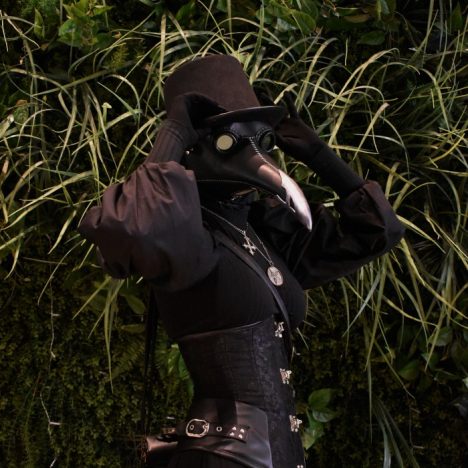 plague doctor cosplay
