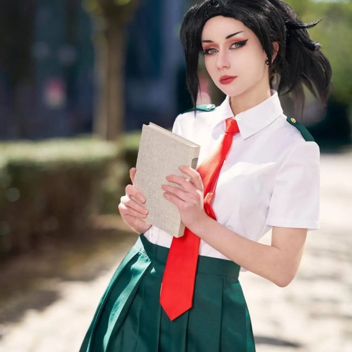momo yaoyorozu cosplay