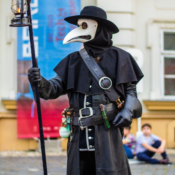 plague doctor cosplay