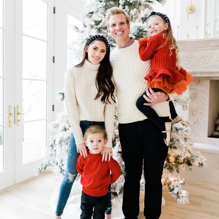 family christmas photo outfit ideas