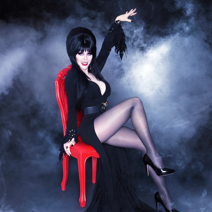 elvira cosplay