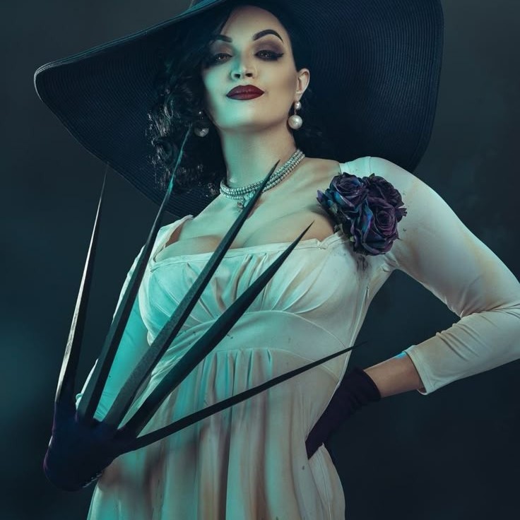 lady dimitrescu cosplay