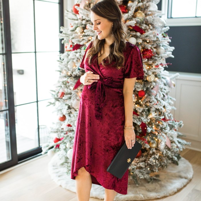 maternity christmas outfit