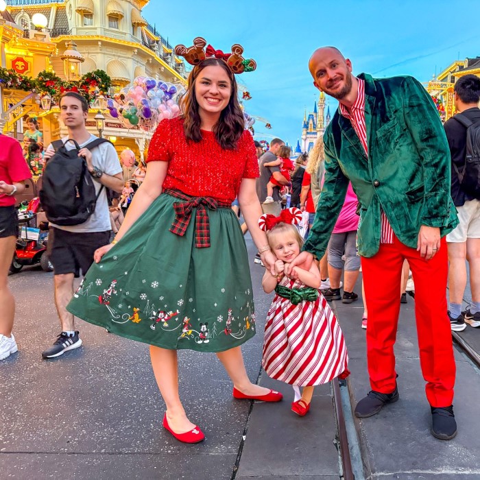 disney christmas outfit
