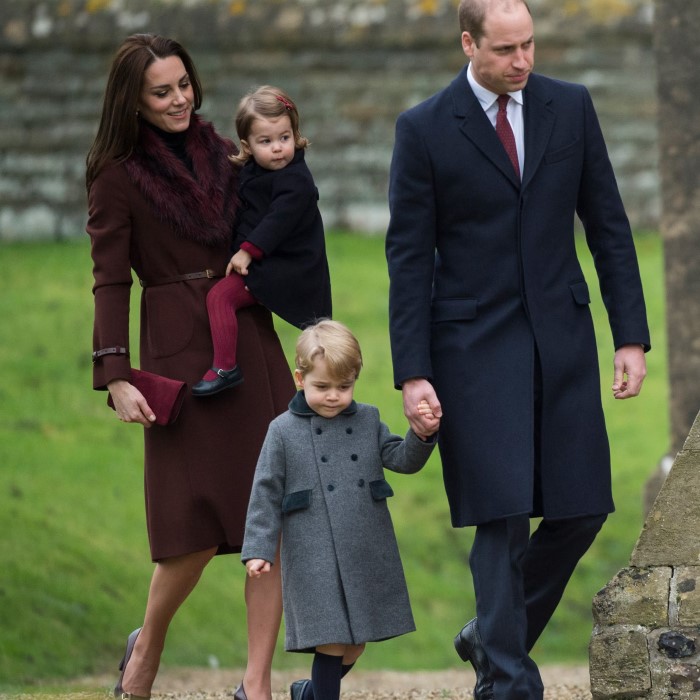kate middleton christmas outfit