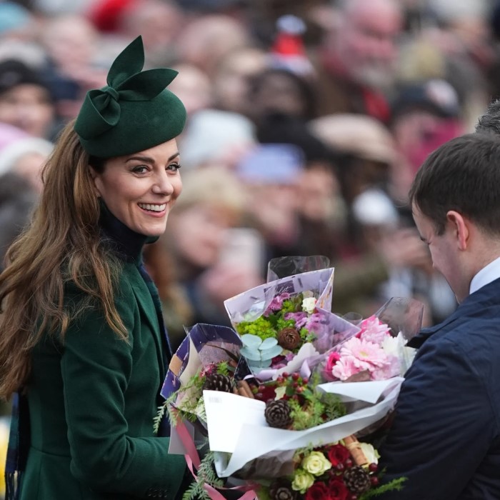 kate middleton christmas outfit