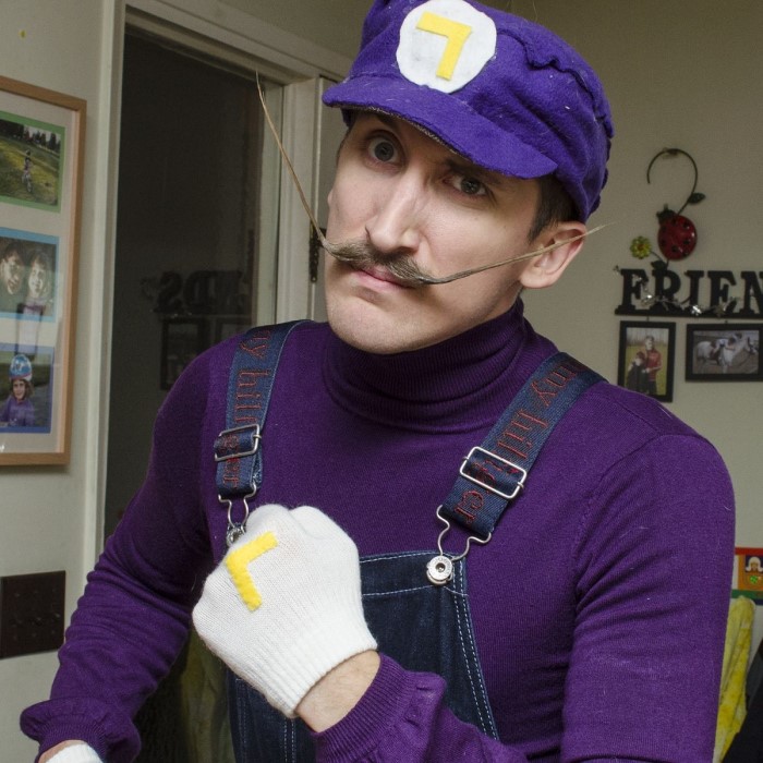 waluigi cosplay