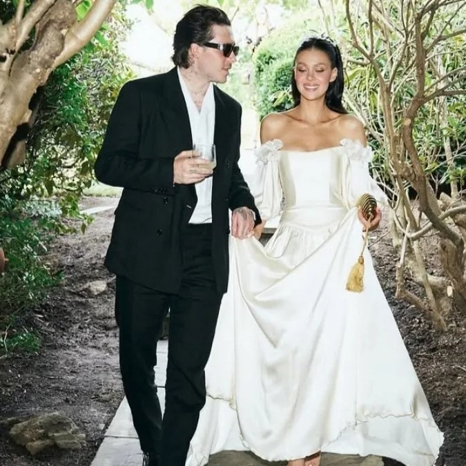 nicola peltz wedding dress