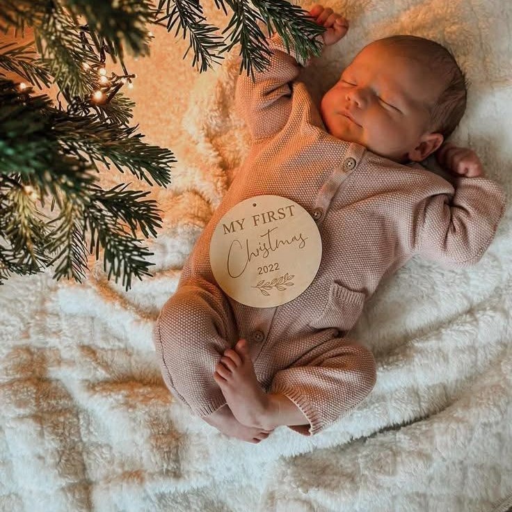 baby’s first christmas outfit