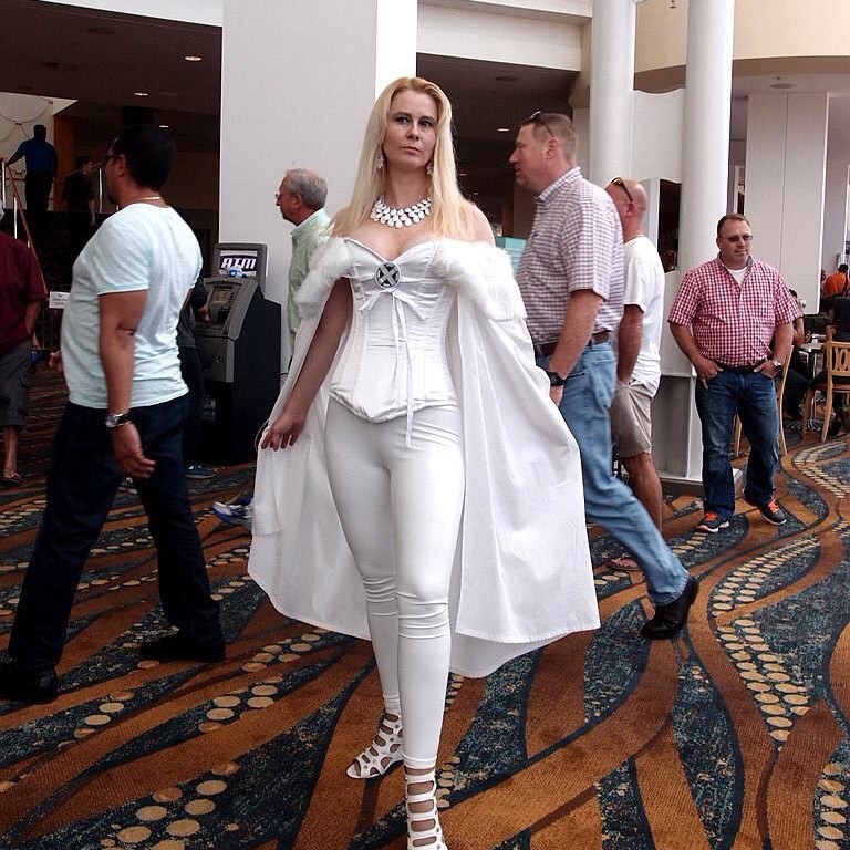 emma frost cosplay
