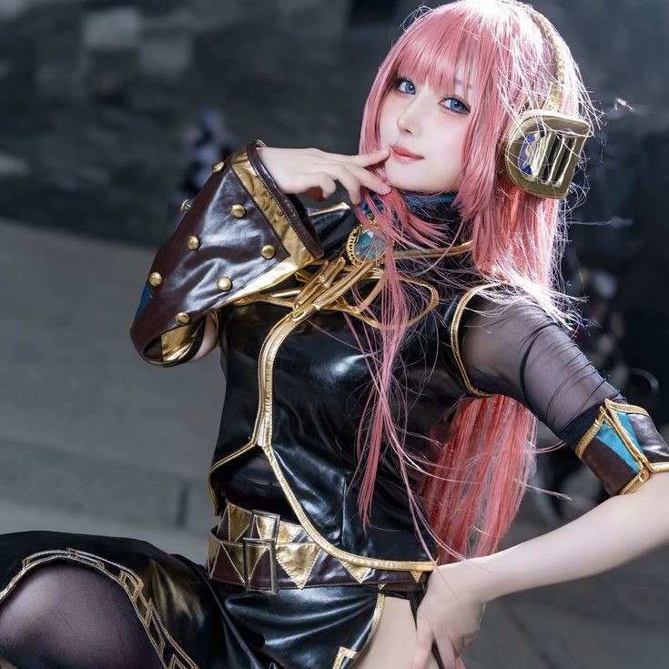 megurine luka cosplay