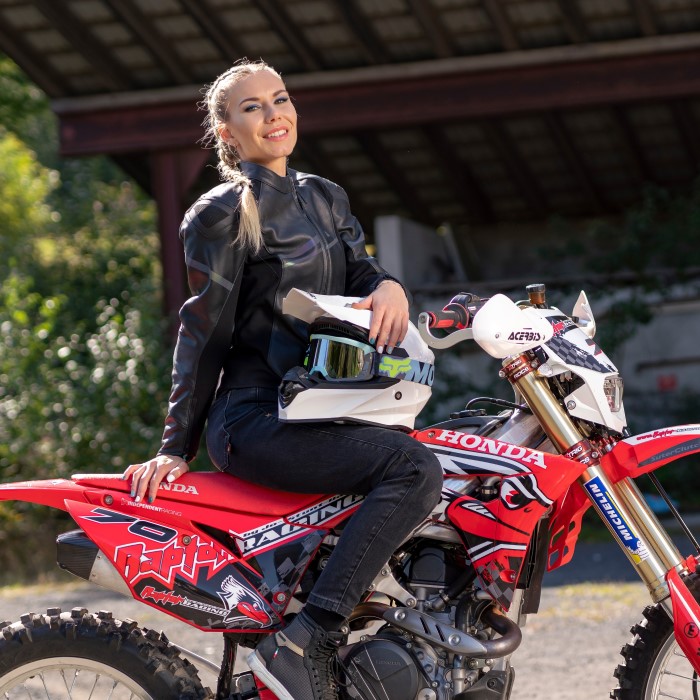 cute motorcycle outfit for ladies