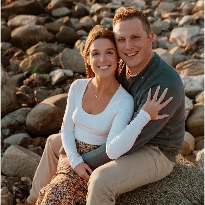 engagement photo outfit ideas