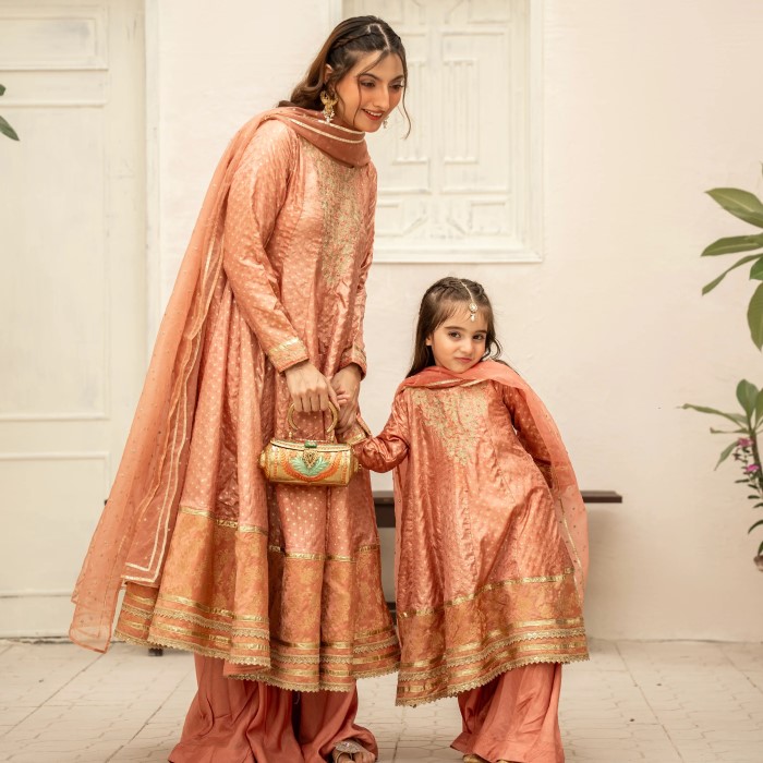 mommy and daughter matching outfits